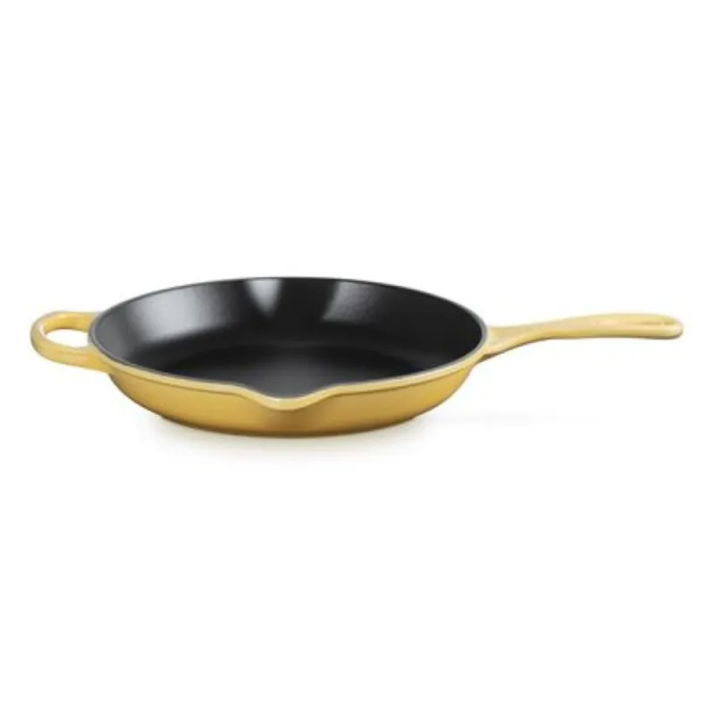 PANELA SKILLET LE CREUSET REDONDA SIGNATURE COM ALÇA EM FERRO FUNDIDO 26CM CAMOMILLE 20182260070422 - Le creuset