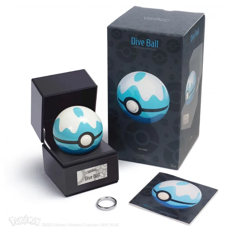 Réplica Poké Bola Dive Ball Licenciada original The Wand Company metal eletrônica com sensor de proximidade luz multicolor base expositora numerada