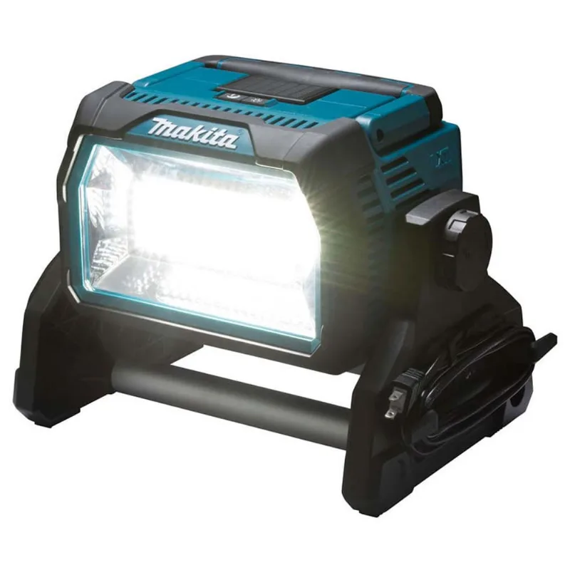 Refletor a Bateria 18V 3.800lx Makita DML809 DML809