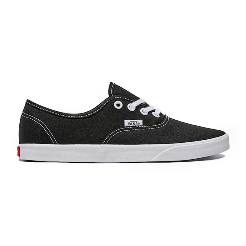 Tênis Vans Authentic Lowpro Black/White VN000D04BZW.38