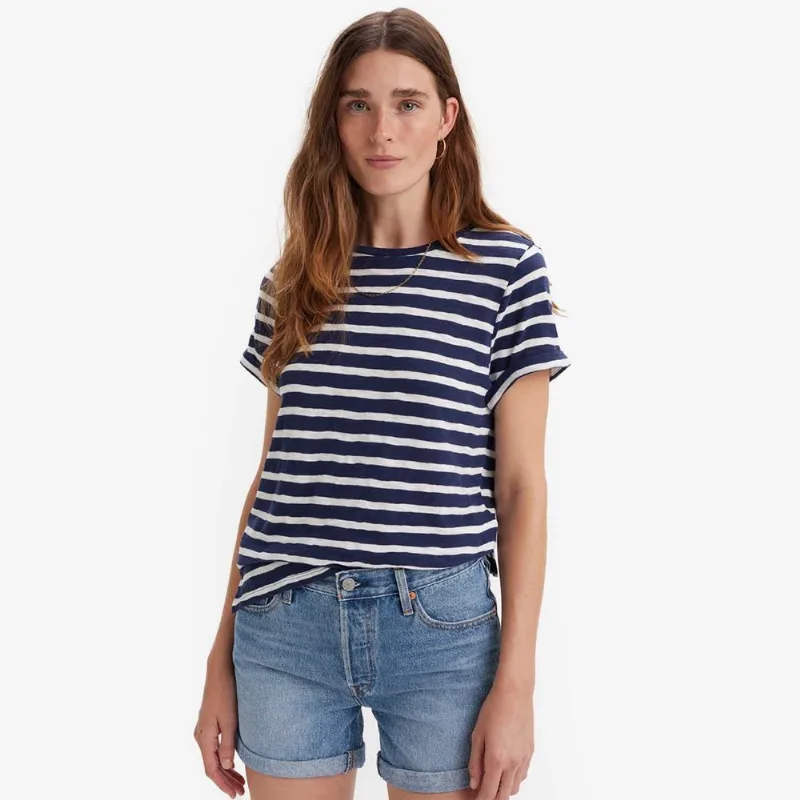 Camiseta Levi's Margot Listrada Manga Curta Camiseta Levi's® Margot Listrada Manga Curta XXL USA | EGG BR