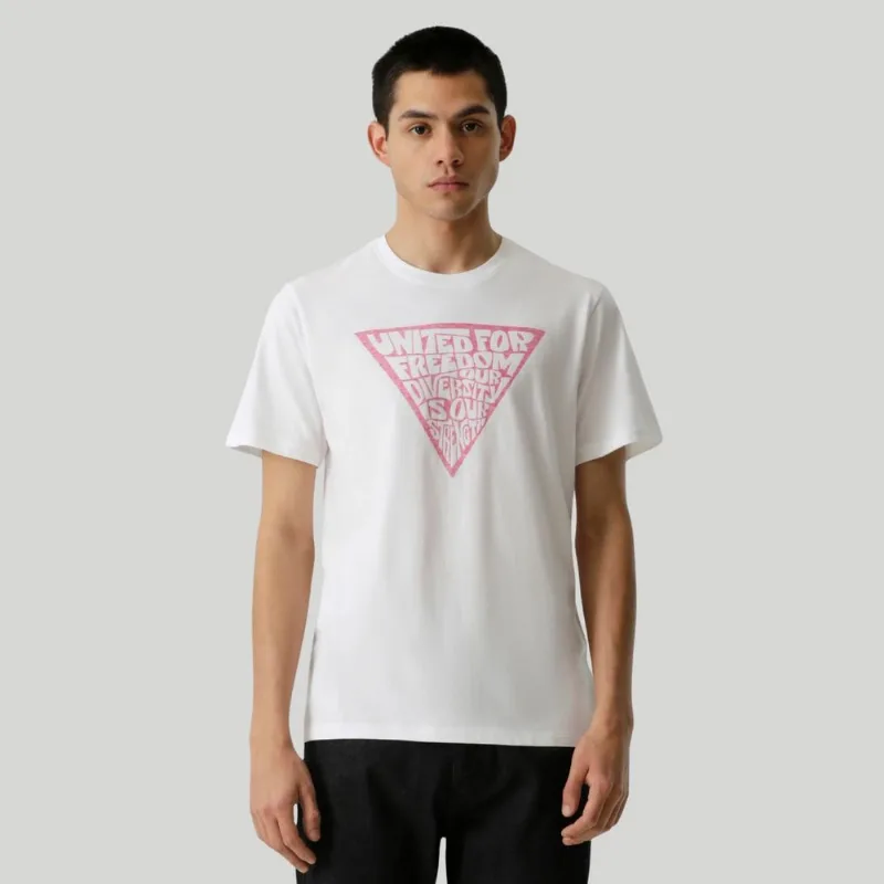 Camiseta Levi's® Community Branca Manga Curta - XXL USA | EGG BR