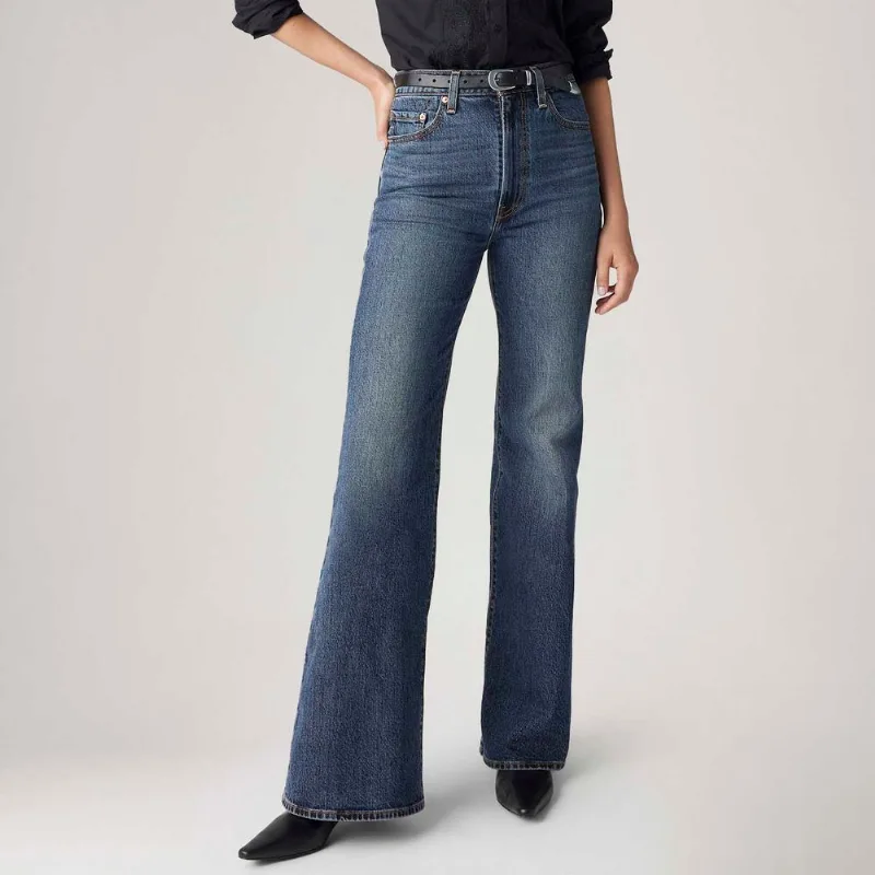 Calça Jeans Levi's® Ribcage Bells Lavagem Média - 26X34 USA | 37 BR