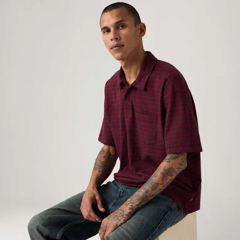 Polo Levi's® Finn Boxy Listrada Vinho Manga Curta - S USA | P BR