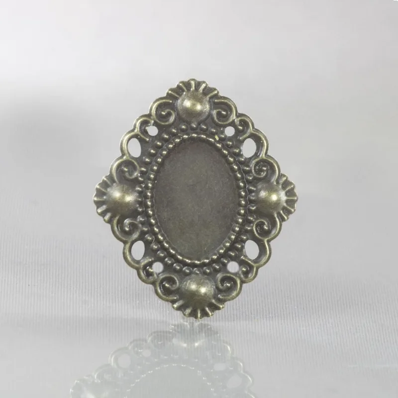 Tag Moldura Oval Pontuda Para Chaton 13X18mm Em Ferro Com 200 Peças 075 - Ouro Velho