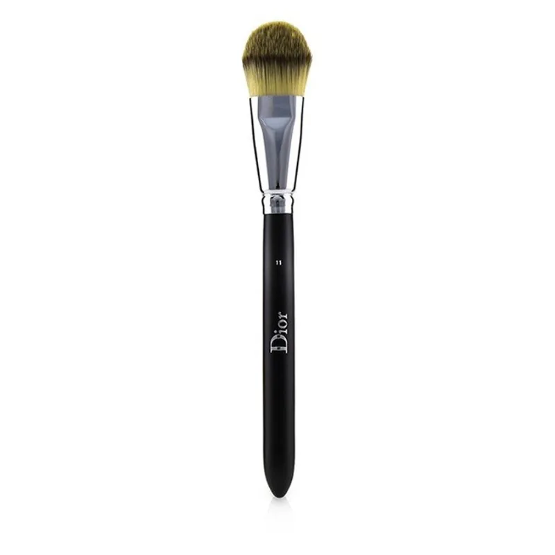Pincel de base Christian Dior Backstage Light Coverage