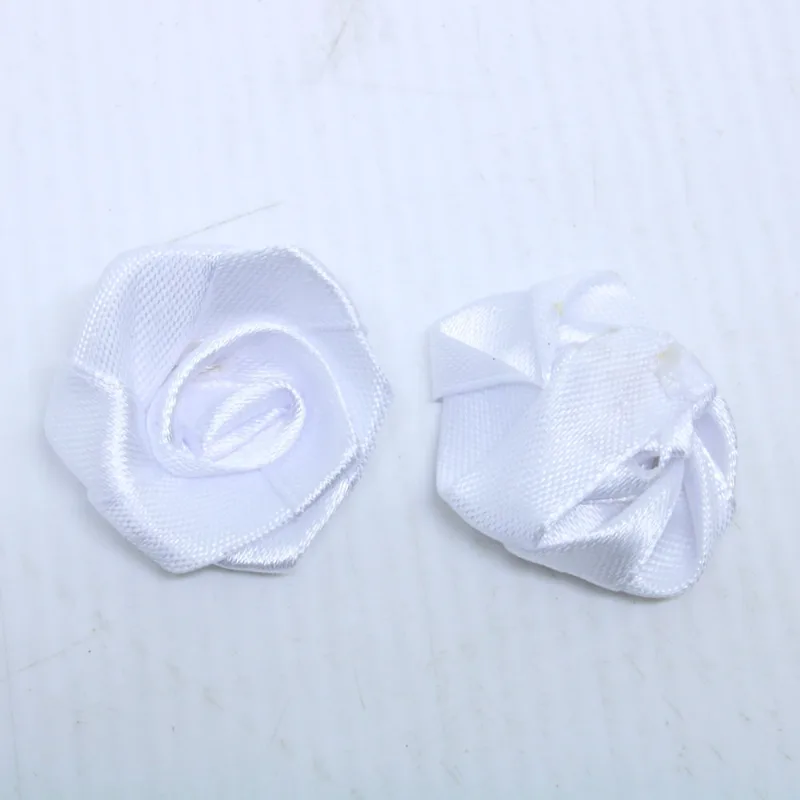 Flor Rococo 30Mm Em Cetim Com 500 Peças 801 - Branca