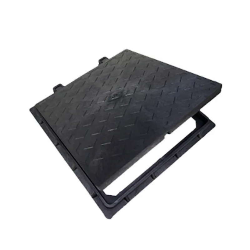 Tampão Articulado Polipropileno com Aro Preto Odem Tampão Articulado com Aro Preto 40x40cm Odem
