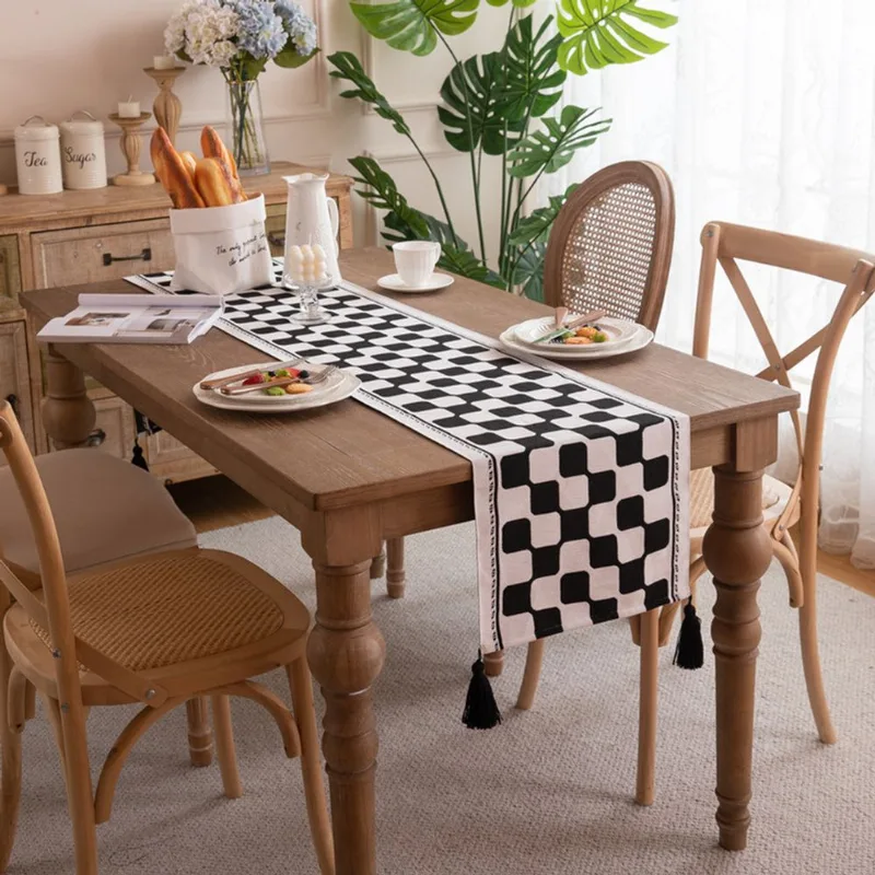 Corredor De Mesa Em Poliéster Quadriculado Preto E Branco 180x35cm