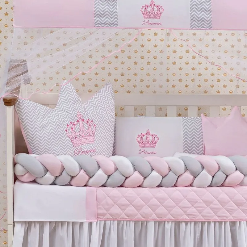 Kit Para Menina Recém Nascida Berço Nacional e Americano Trança e Coroa 11 Peças Com Saia Rosa