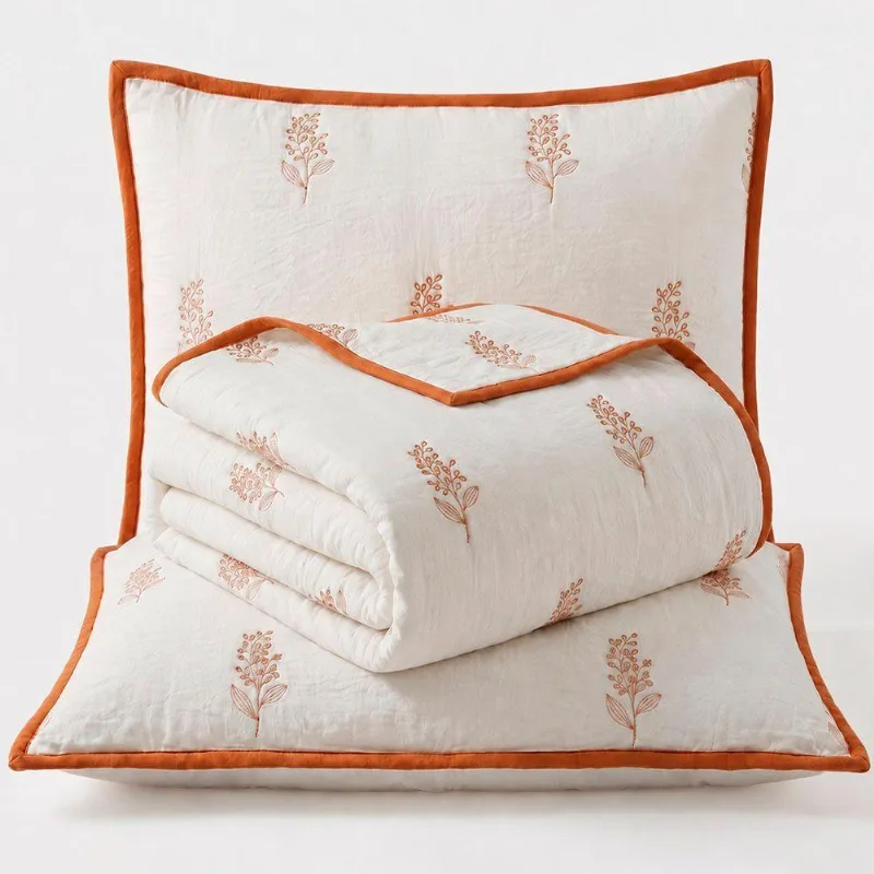 Kit Cobre Leito Charme Casal 300 Fios 100% Poliéster Percal Bordado Floral Caramelo Casa Scarpa 3