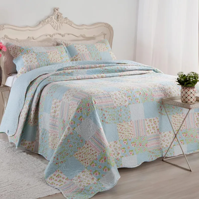 Kit Cobre Leito Colcha Daily Queen 3 Peças Dupla Face Estampado Floral - Patchwork Azul 10 - Clara luz decora - Cama, Mesa E Banho