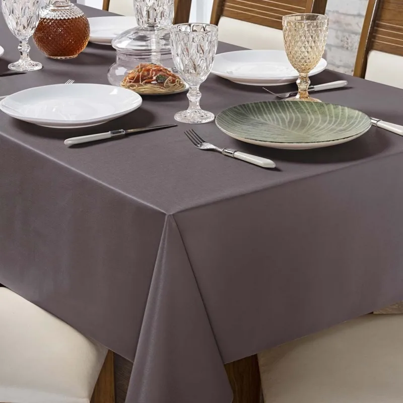 Toalha De Mesa Lisa Térmica Impermeável 2,00m x 1,40m Para Mesa 6 Lugares - Marrom - Clara luz decora - Cama, Mesa E Banho