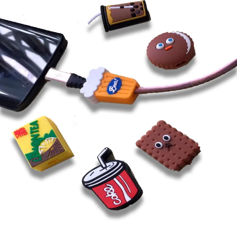 Kit com 2 protetores de fio para celular de bichinhos protege bem de danos