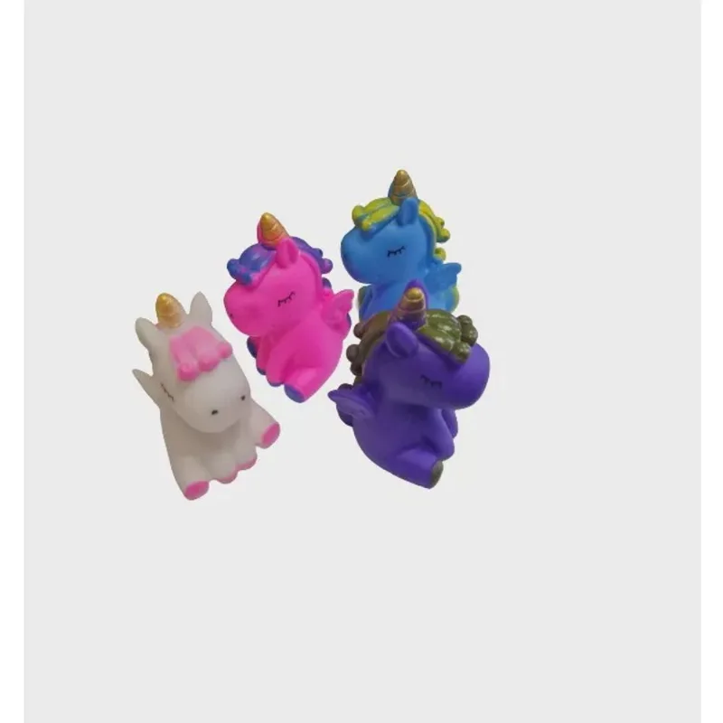 Kit 4 Unicórnio baby borracha com apito macio Brinquedo infantil de apertar mordedor banho