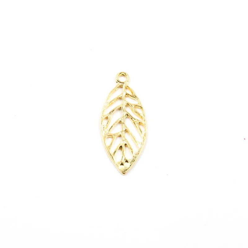 PINGENTE FOLHA DETALHADA 31X14MM EM ZAMAC COM 100GR Dourado