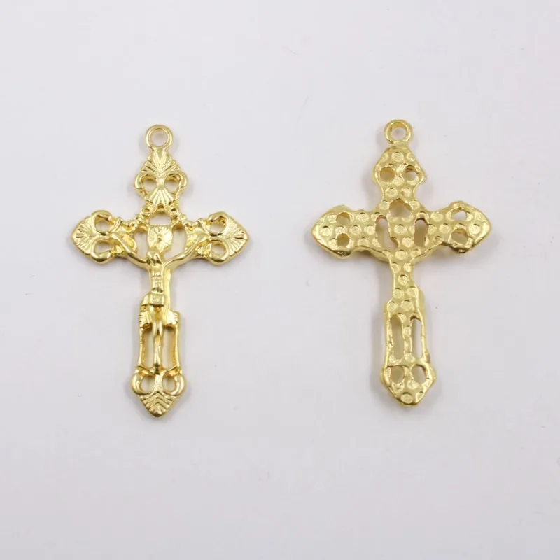 PINGENTE CRUZ VAZADA 47 MM EM ZAMAC COM 100GR Dourado