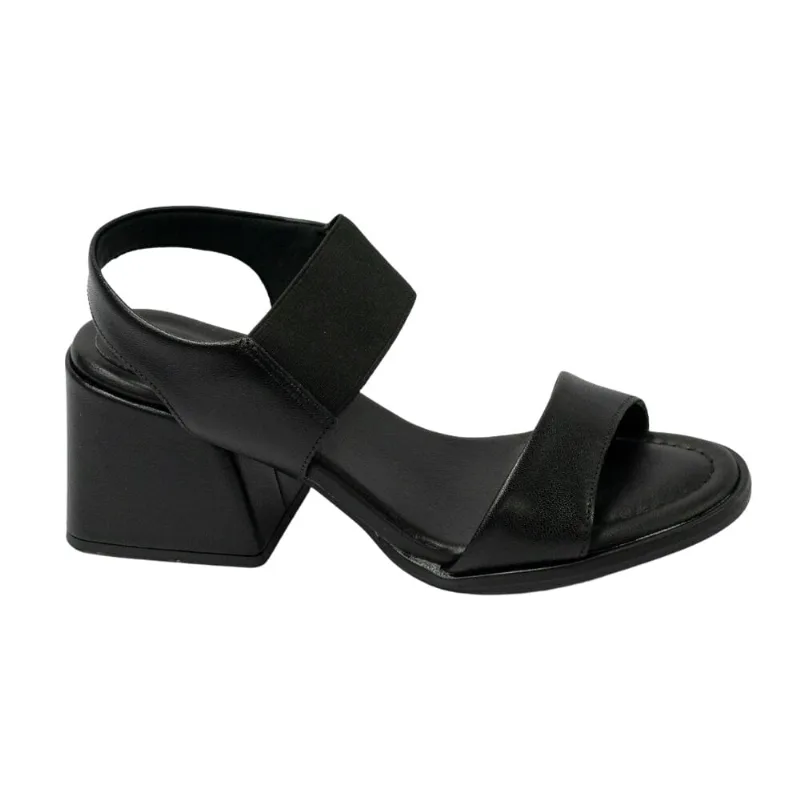 Sandália Usaflex AK2201 Couro Natural com Salto Bloco Preto