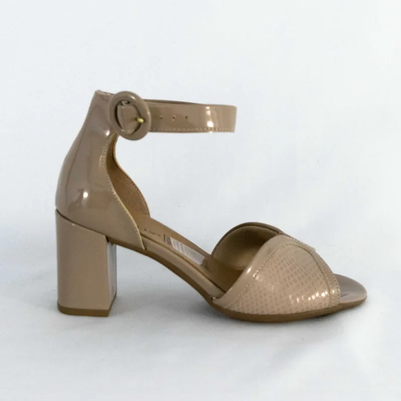 Sandália Piccadilly 685006 linha Joanete Anatomic Verniz Bege