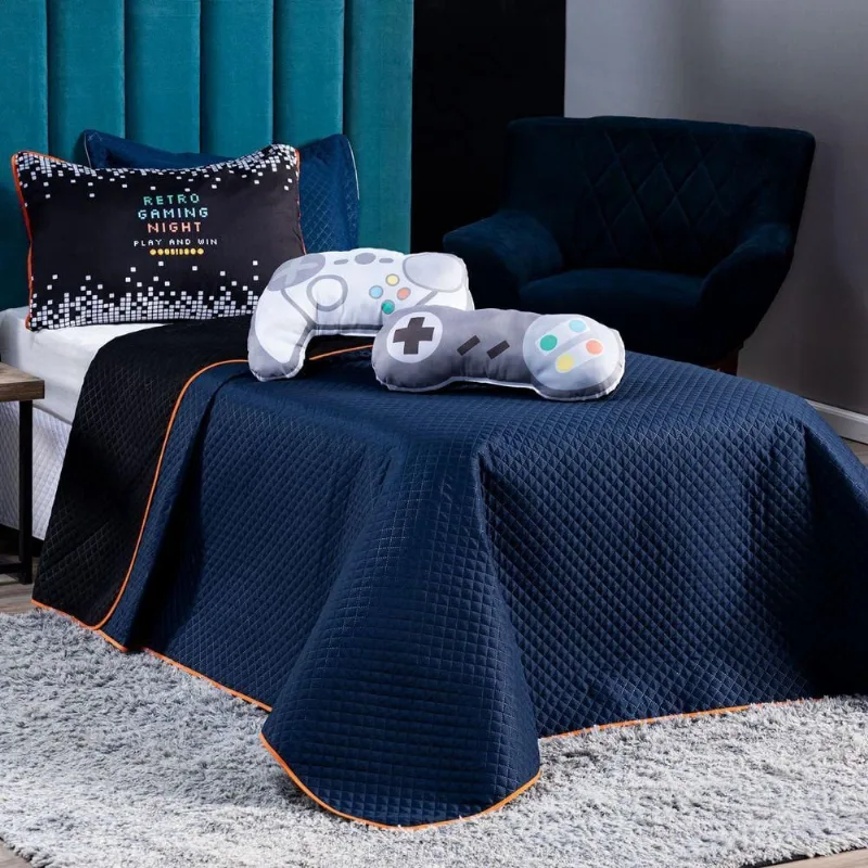 Kit Cobre Leito Colcha Queen Retro Game Controle Azul Marinho/preto Dupla Face Com Almofadas Estampadas 07 Peças