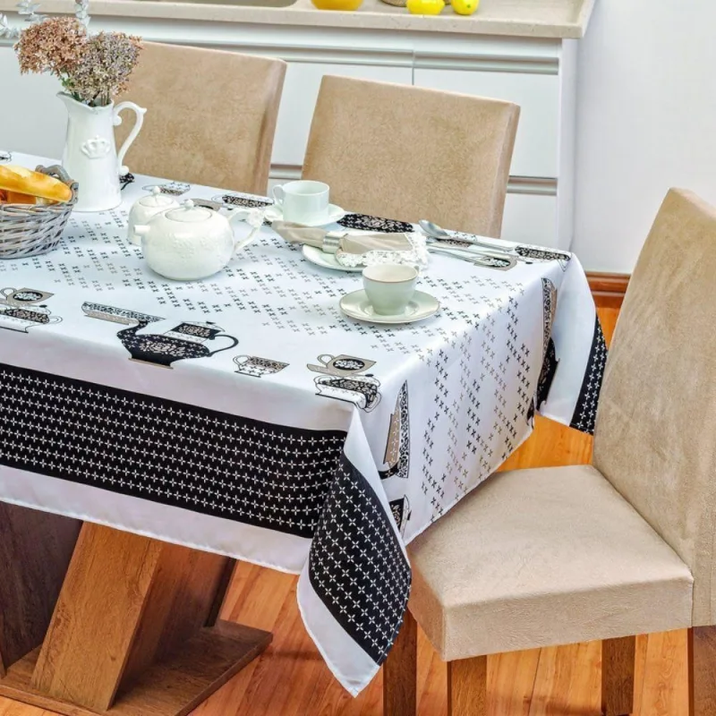 Toalha De Mesa Vilela Em Oxford Quadrada 1,40m X 1,40m 100% Poliéster - Café Da Manhã - Vilela Enxovais - Cama, Mesa E Banho