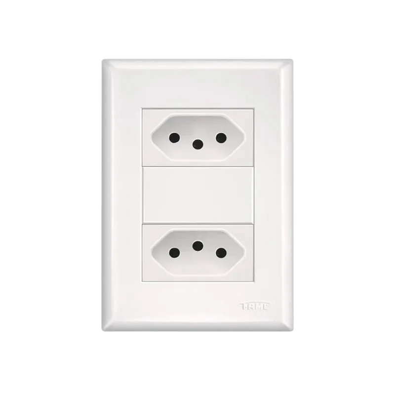 Conjunto com 2 Tomadas Distanciadas 2P+T 10A com Placa Evidence Branco - 3890 - Fame