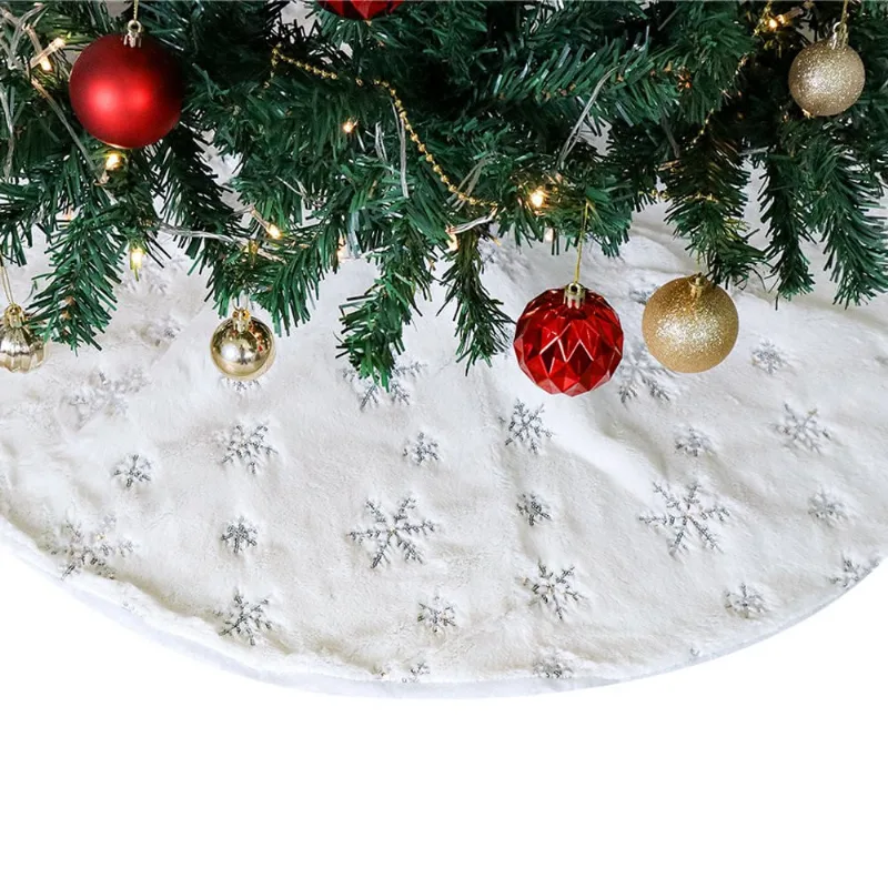 Saia Para Árvore De Natal De Veludo Pelo Alto Branco Detalhes Prata Dourado 90cm