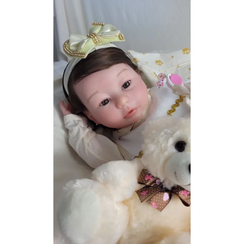 Bebê Reborn Menina Corpo Silicone Pode Banhar Com Enxoval