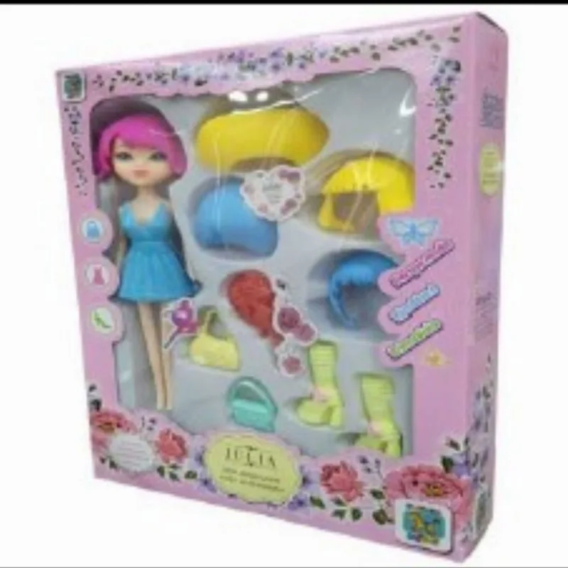 Boneca de Plástico com acessórios