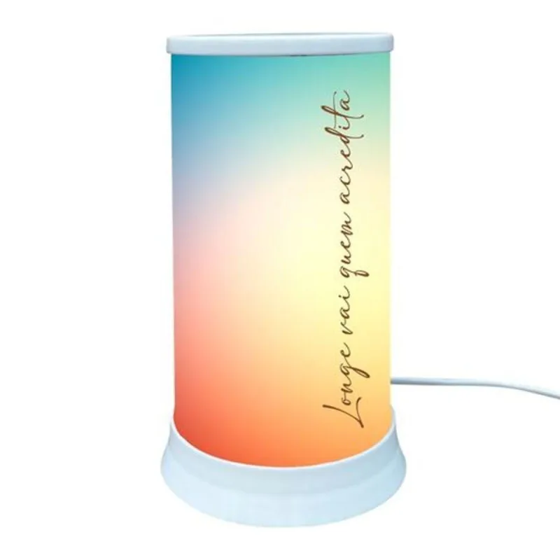 Luminária de Mesa Longe Vai Quem Acredita com Iluminação Difusa Protege a Visão Bivolt Hug 24.5CM - OUTRAS - Agro