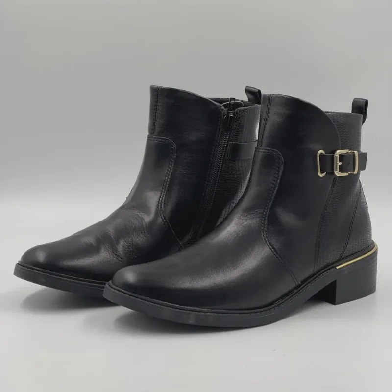 Bota Comfortflex Cano Curto Salto Baixo Feminina