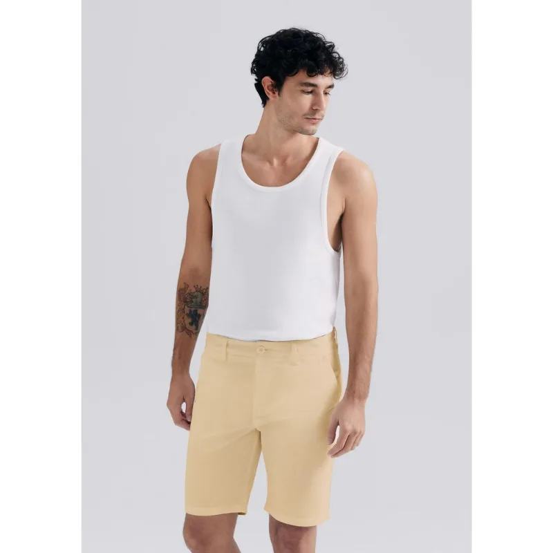 Bermuda Básica Masculina Chino Reta Em Sarja - Amarelo 050