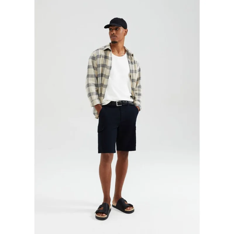 Bermuda Masculina Cargo Em Sarja Peletizada - Preto 052