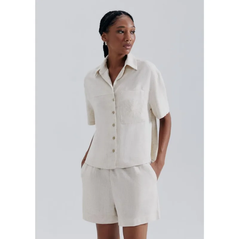Camisa Feminina Manga Curta Em Viscolinho Com Bordado - Bege G