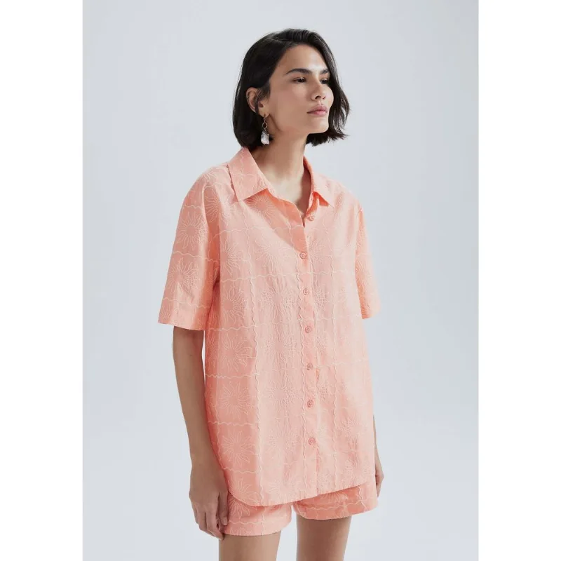 Camisa Feminina Manga Curta Bordada - Salmão XG