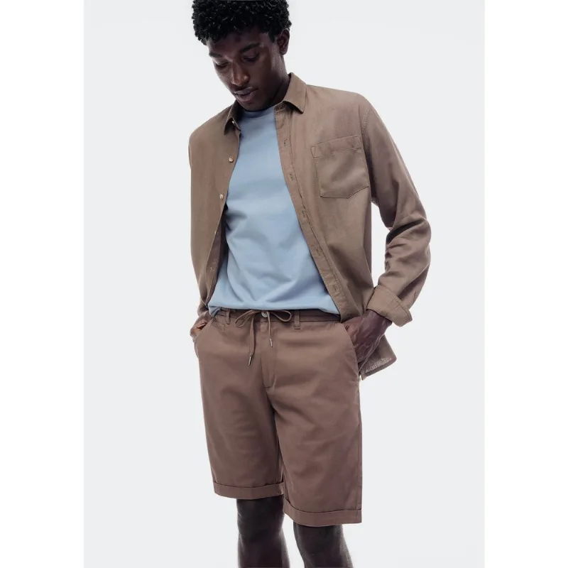 Bermuda Básica Masculina Em Sarja Com Elastano - Marrom 040