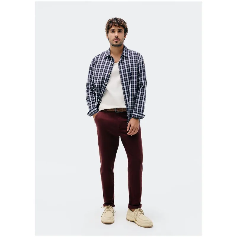 Calça Básica Masculina Chino Slim Em Sarja Com Elastano - Marsala 046