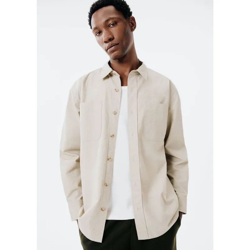 Camisa Masculina Regular com Bolso Frontal - Bege P