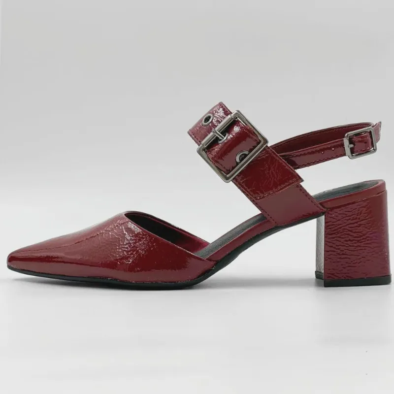 Sapato Bottero Slingback em Verniz Salto Bloco Médio Feminino