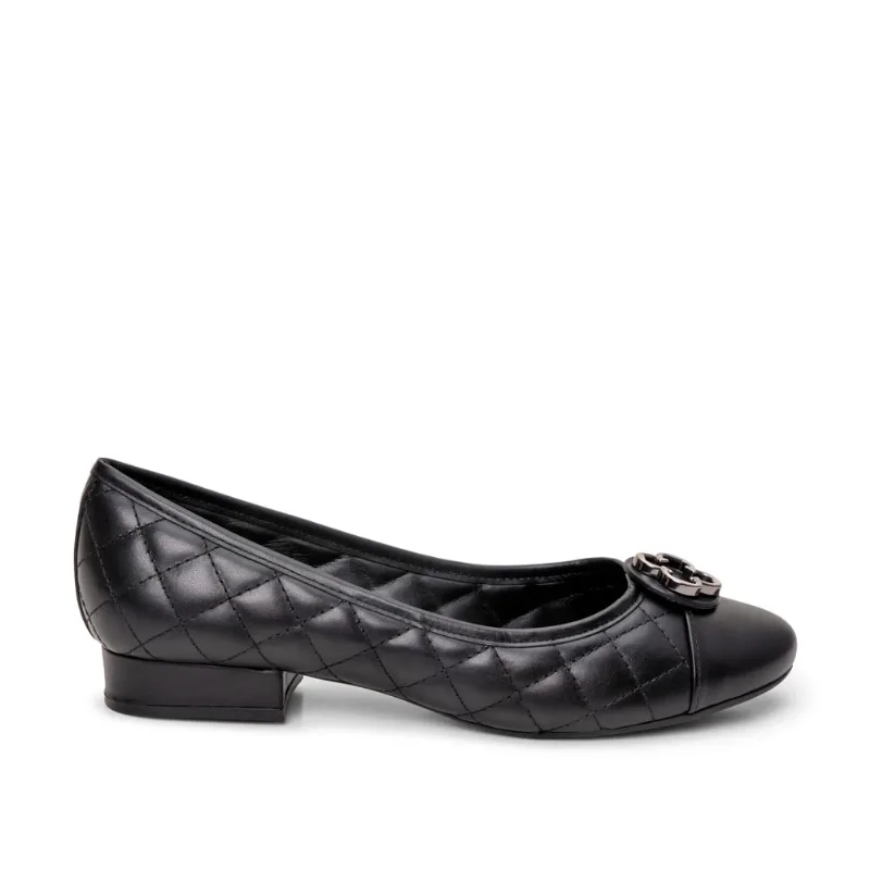 Scarpin Salto Baixo Matelassê de Couro Preto 34