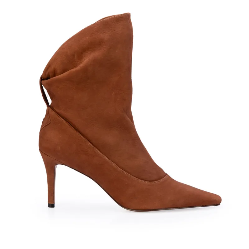 Bota Salto Alto Fino Couro Suede Marrom 38