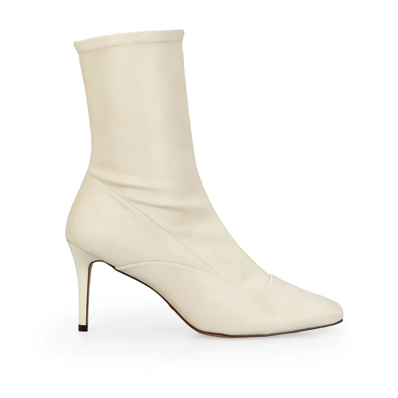 Bota Off White Salto Alto Fino 39 - CAPODARTE