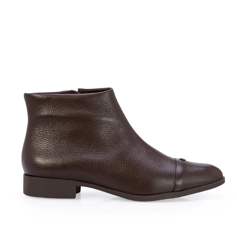 Bota Couro Cano Curto Marrom Salto Baixo 38 - CAPODARTE