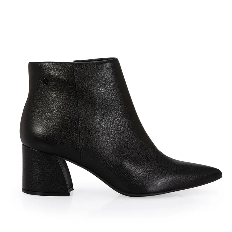 Bota Cano Curto Couro Preta 39