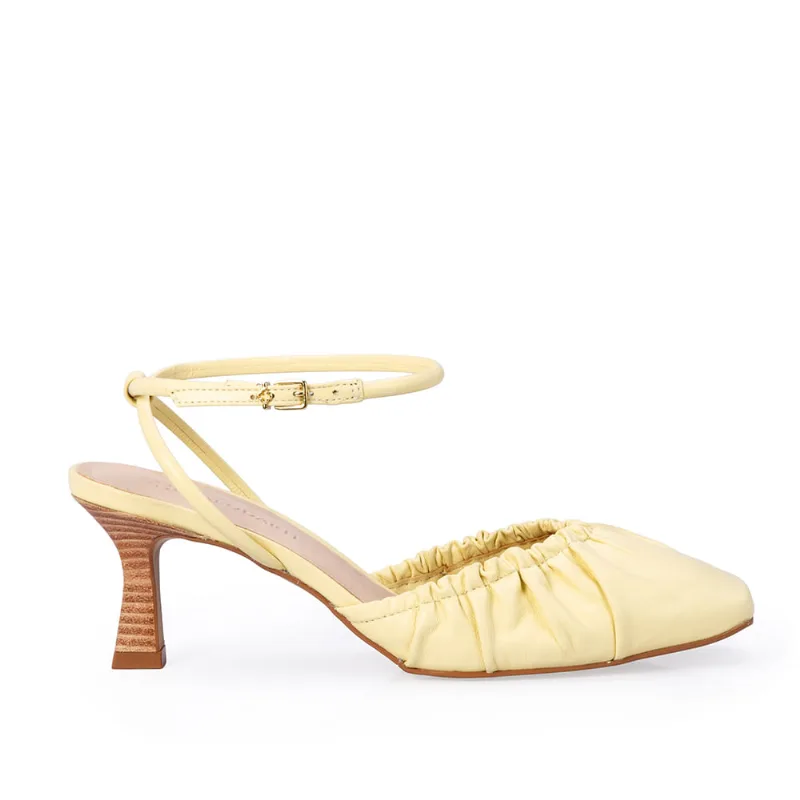 Scarpin Slingback Elástico Couro Creme Brulle 37 - CAPODARTE