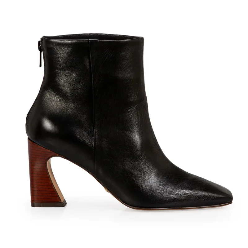 Bota Couro Preta Cano Curto 40
