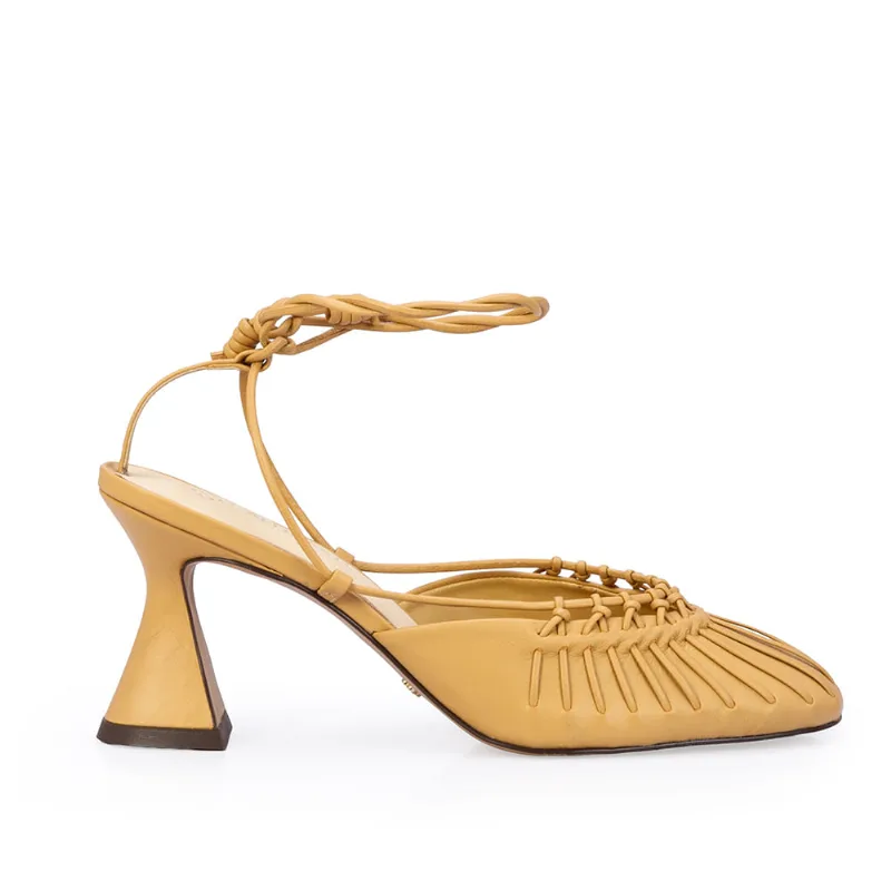 Scarpin Slingback Couro Amarração Bege Savana 36