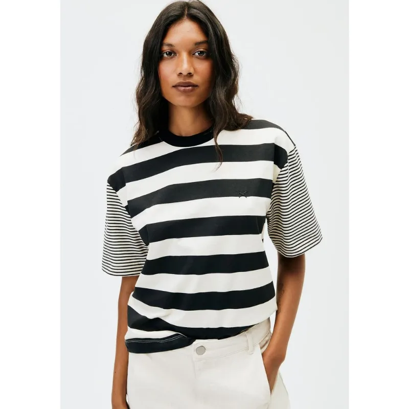 Camiseta Feminina Stripe Com Bordado - Preto M