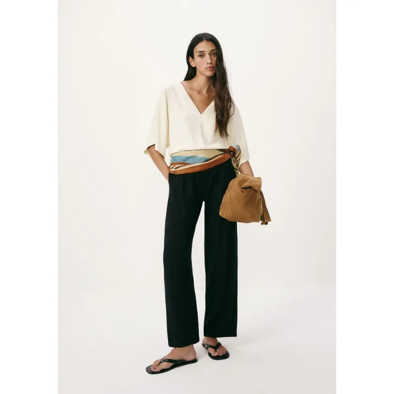 Calça Feminina Cintura Média Em Viscose Creponada - Preto 040