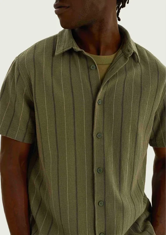 Camisa Masculina Manga Curta Comfort Listrada - Verde - Hering Adulto - Camisas